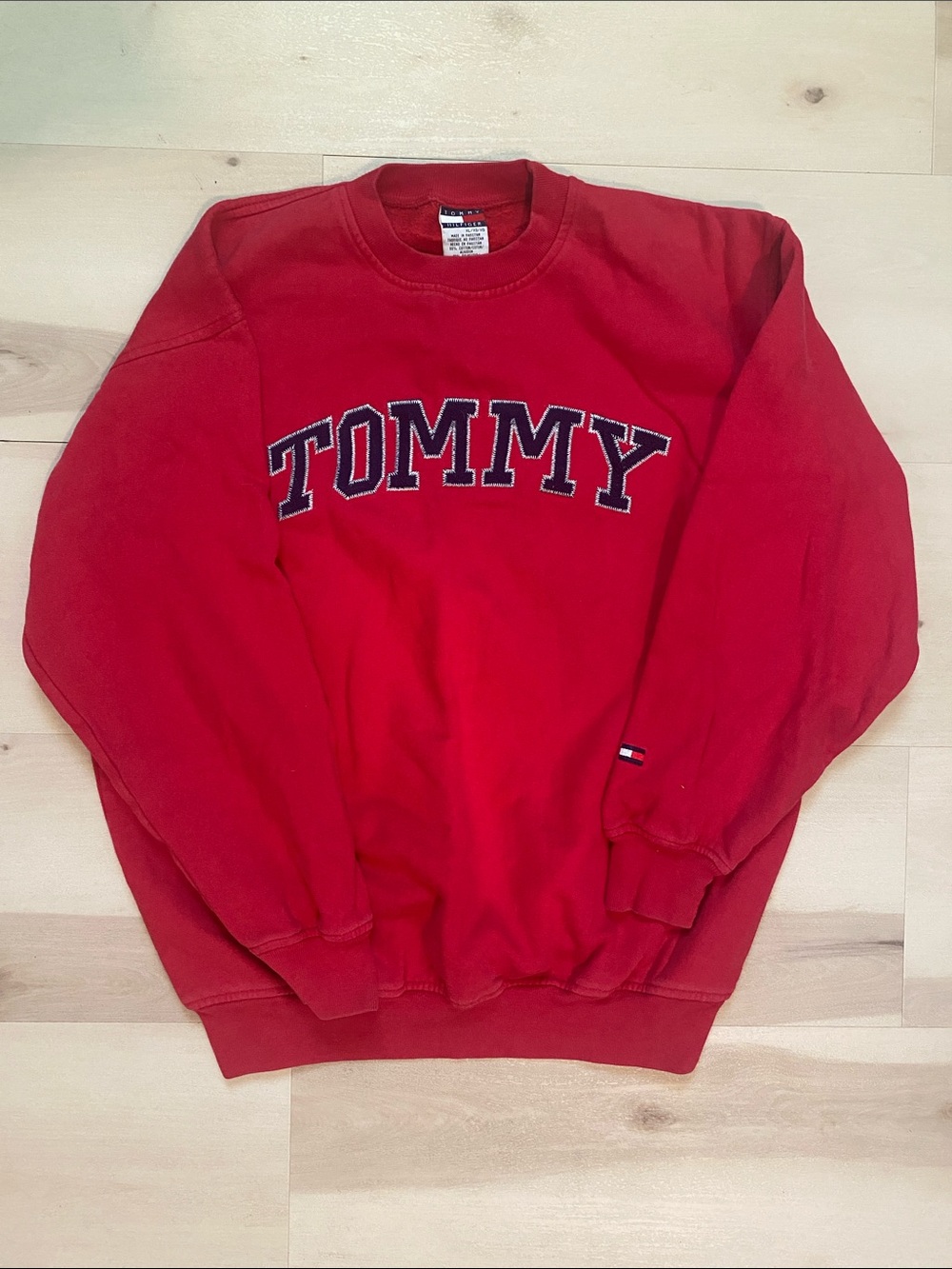 Tommy Hilfiger ✨ Vintage Red 'Tommy' Logo Crewneck Sweater size XL